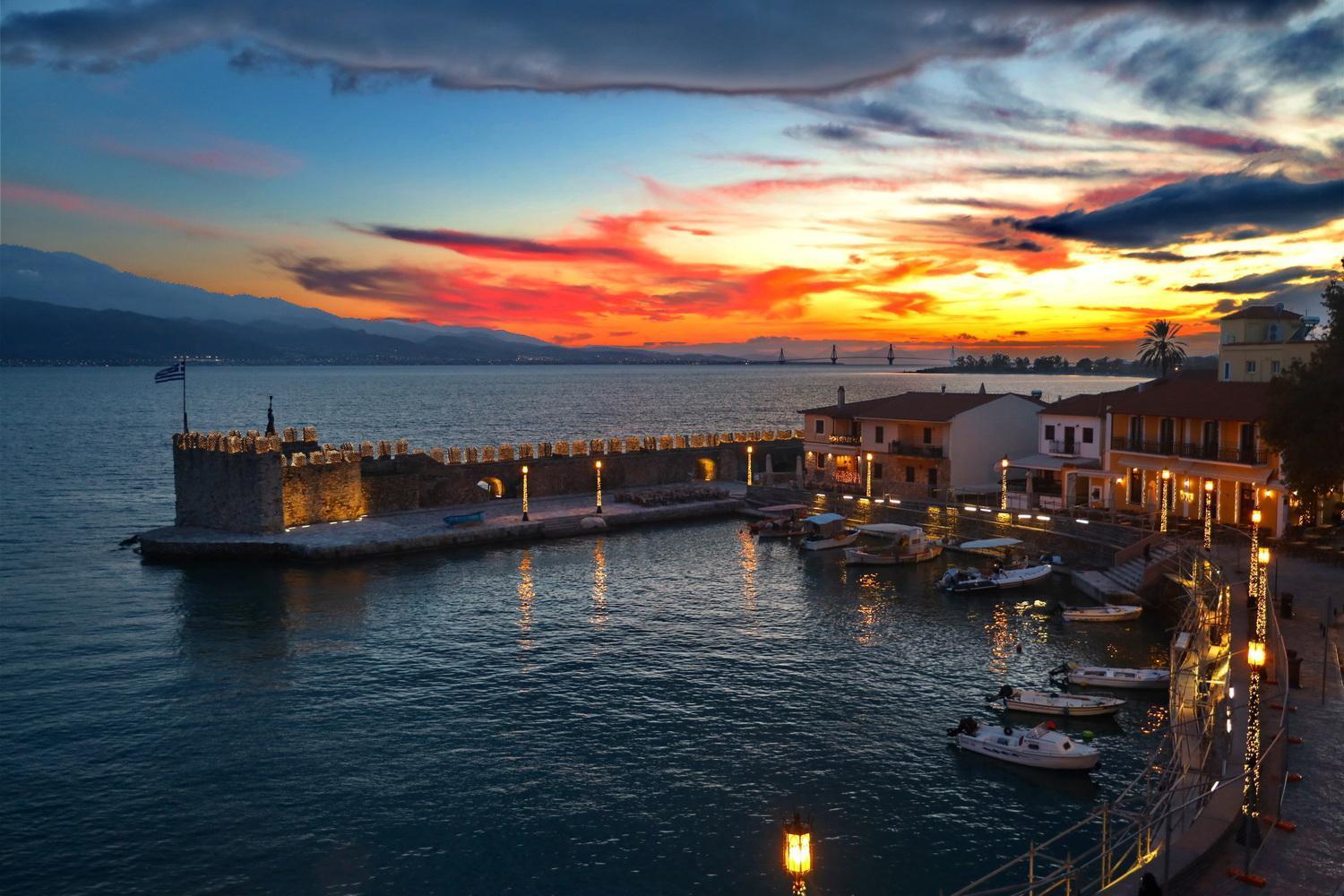 Vip Lepanto Port Suites Nafpaktos Exterior foto